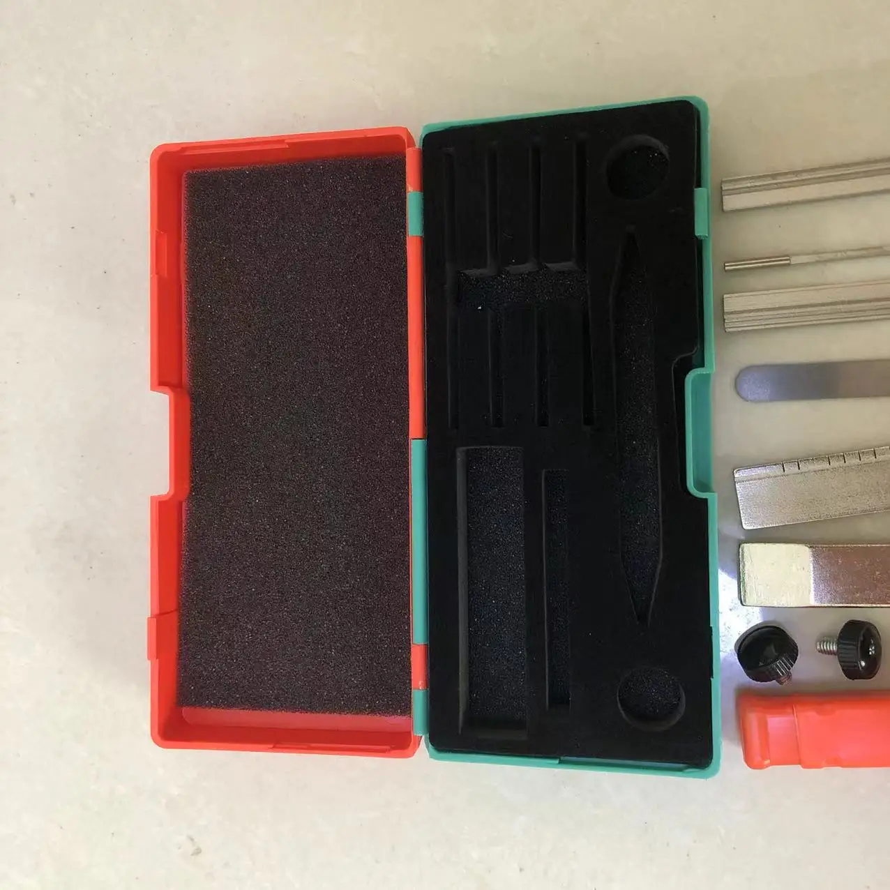 

Набор инструментов из оловянной фольги AB