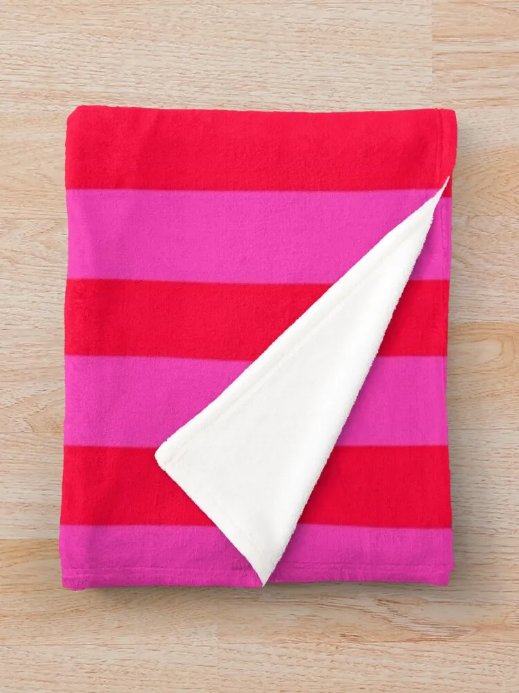 Пялое яркое ветерическое полосатое узором розового и неонового красного цвета