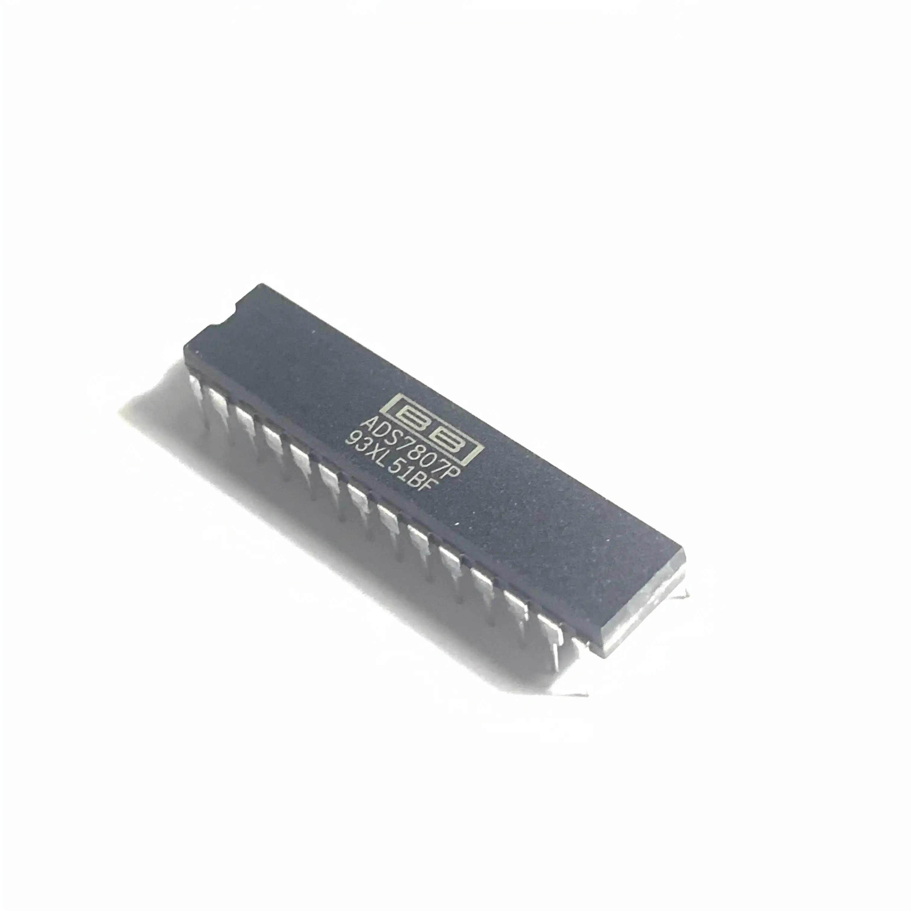 

New original ADS7807P digital-to-analog converter chip DIP28