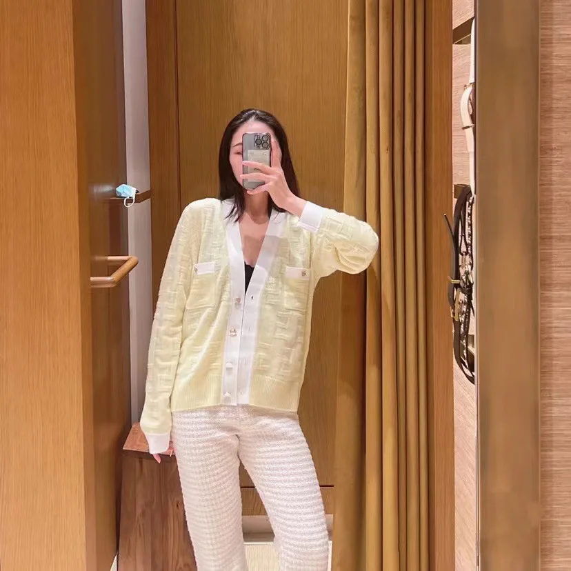 

Women Sweater Contrast Color Letter Jacquard Single Breasted Knitted Cardigan