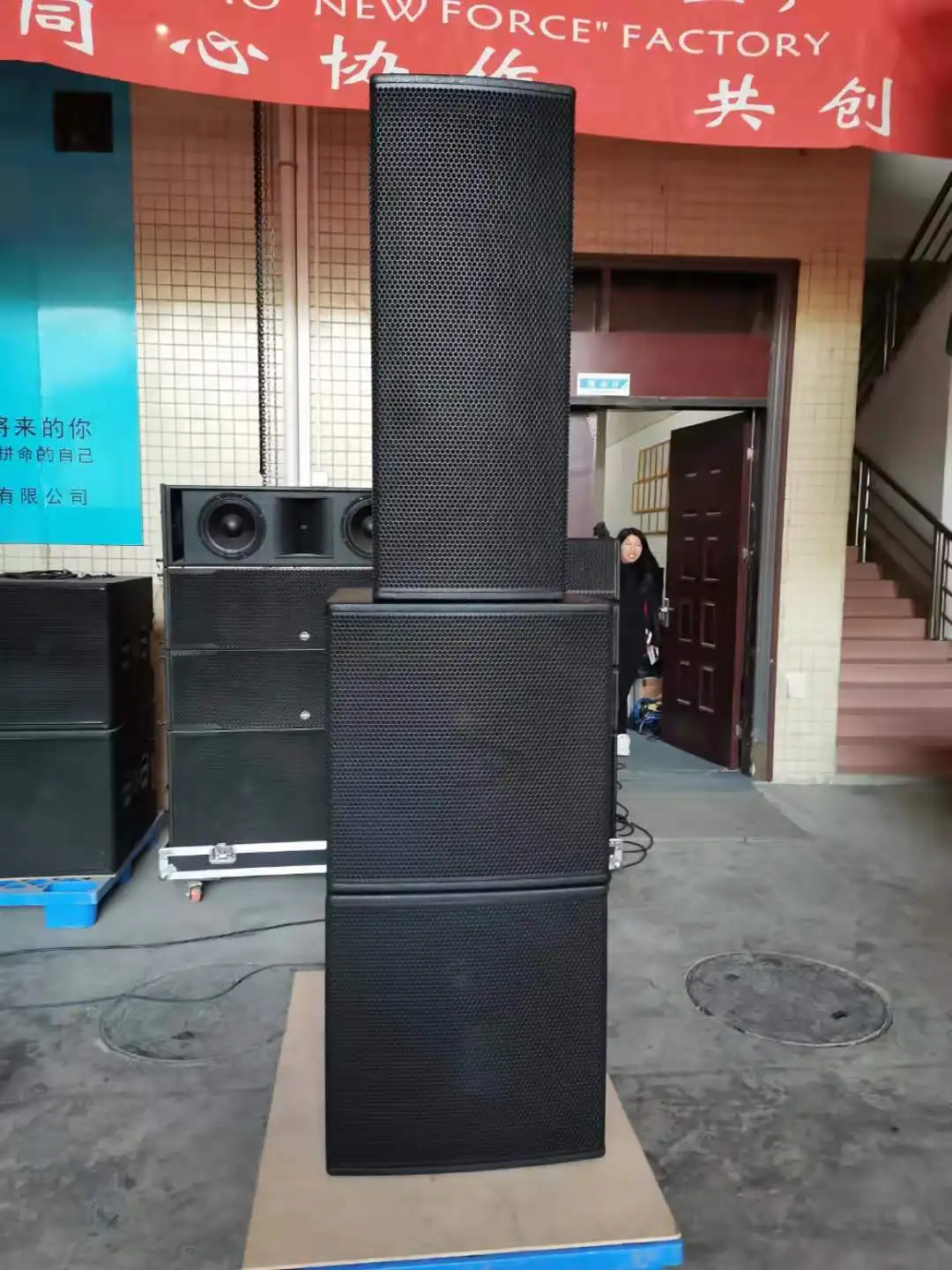 Фото Акустическая система Morin Big Power DJ PA для концертов на открытом воздухе с активными колонками DSP 800W №2