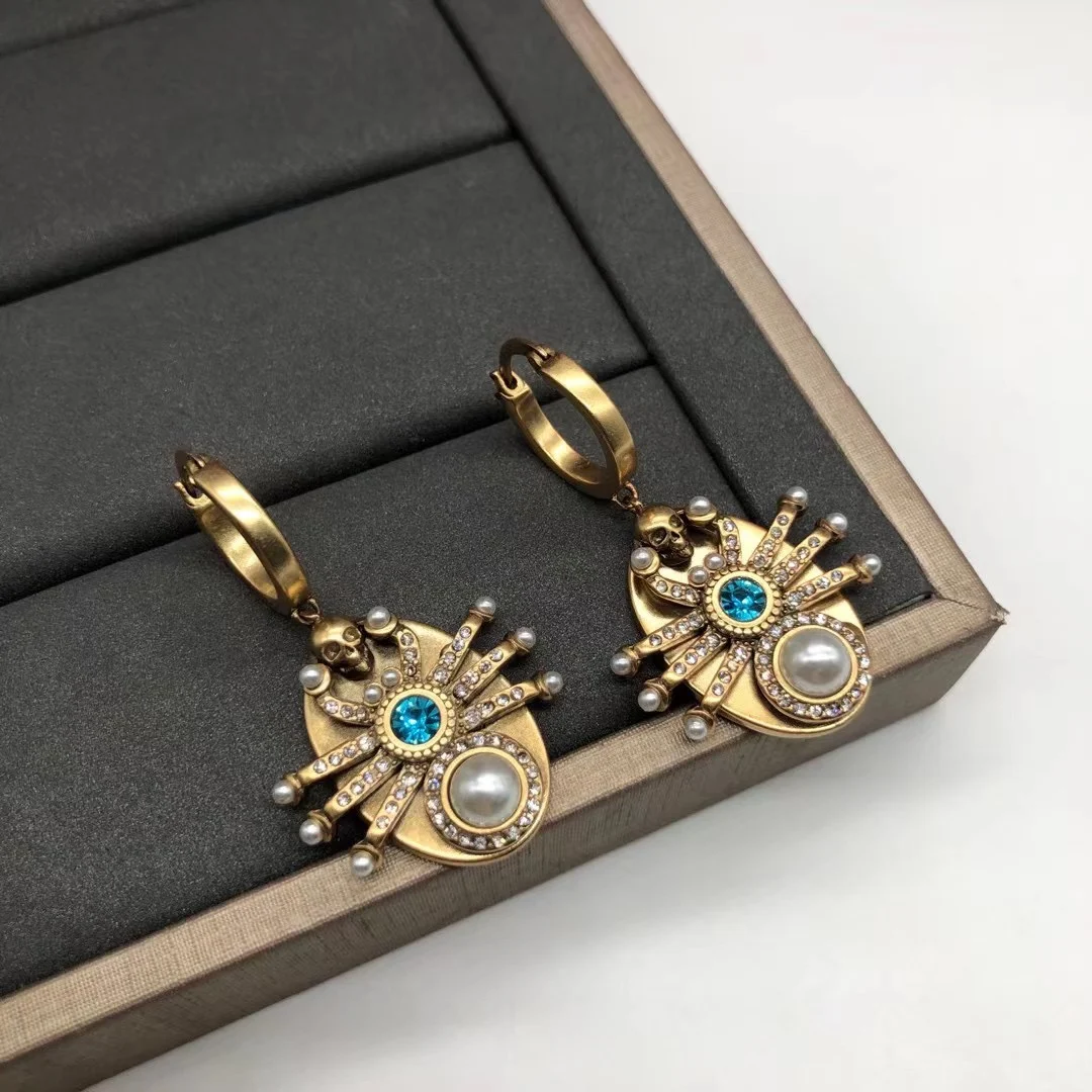 

European and American fashion spider skeleton Pearl Earrings