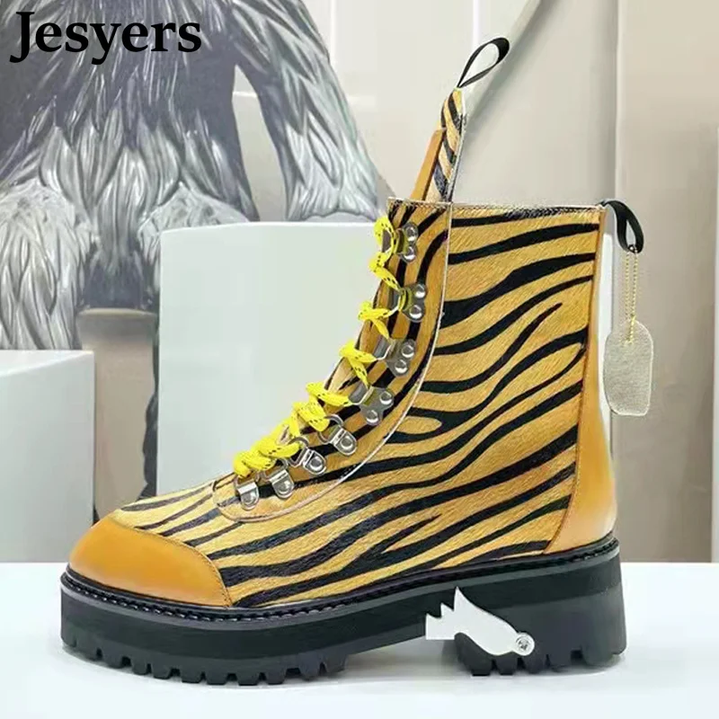 

New Autumn Winter Flat Thick Sole Ankle Boots Women Genuine Leather Lace Up Platform Short Botas British Style Motorcycle Boots