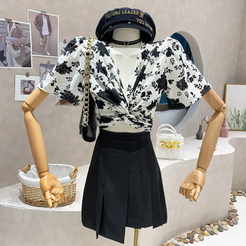 New Women's Clothing 2022 Summer Fashion design V-neck puff Short sleeve cross Floral slim short top blouses
