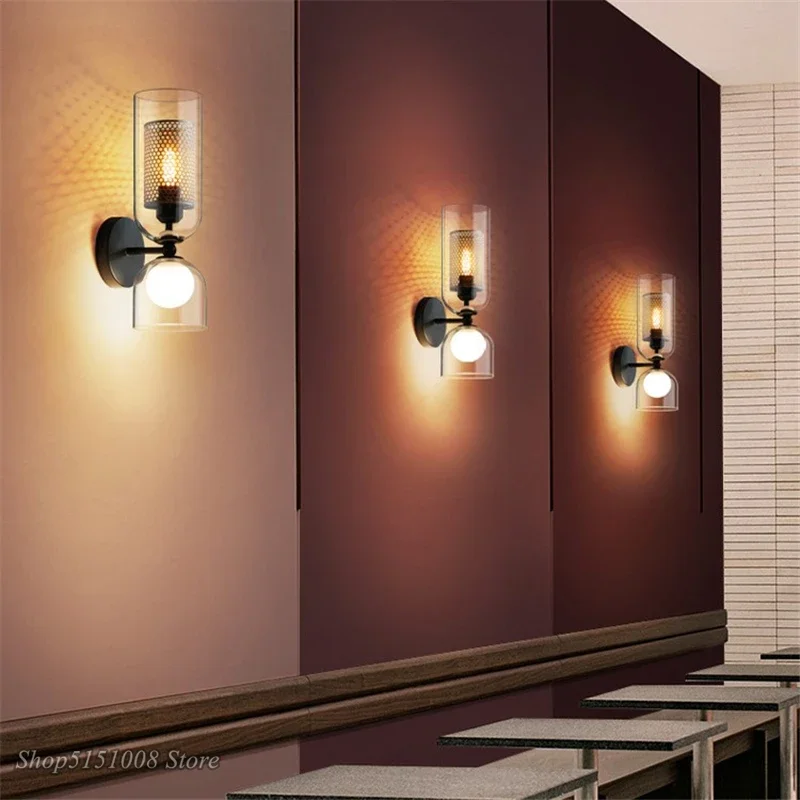 Настенная лампа в скандинавском стиле