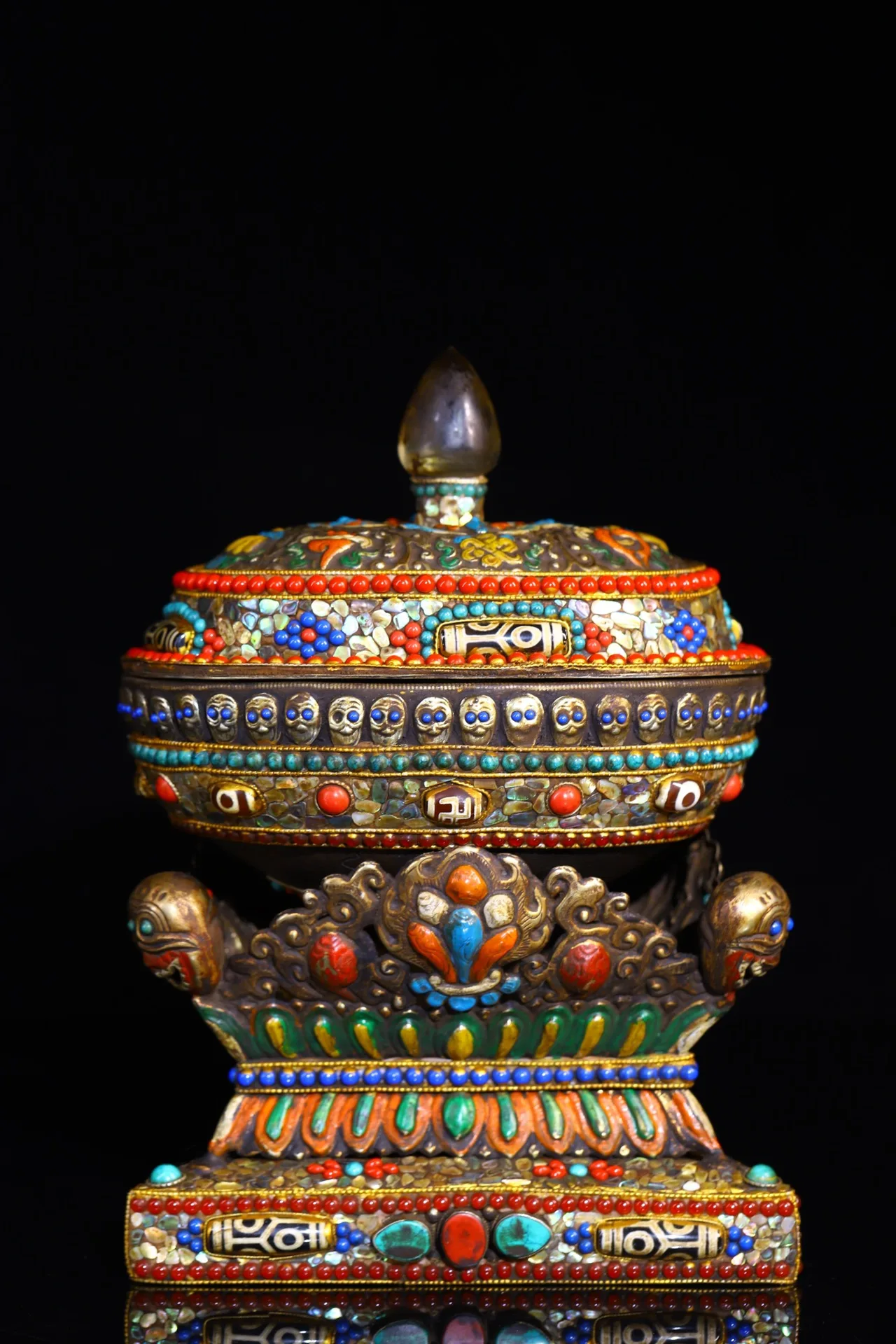

Коллекция тибетских храмов 9 дюймов, старое тибетское серебряное позолота, мозаика с драгоценным камнем, ракушка, миска Габала, крышка с черепом, набор для поклонения в зале