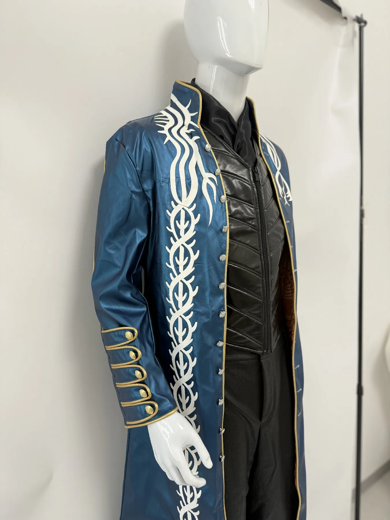 Фото Костюм для косплея DMC 3 Blue Vergil: кожаное пальто, куртка, наряд на Хэллоуин №1