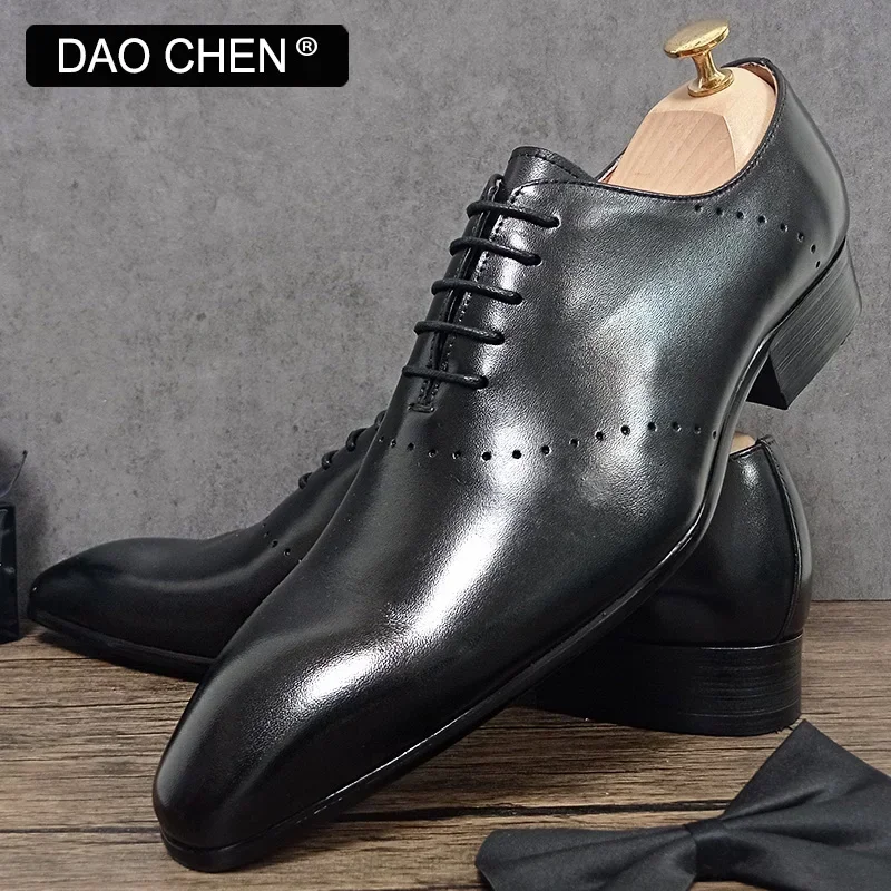 Классические мужские туфли-оксфорды черные белые с острым носком броги на