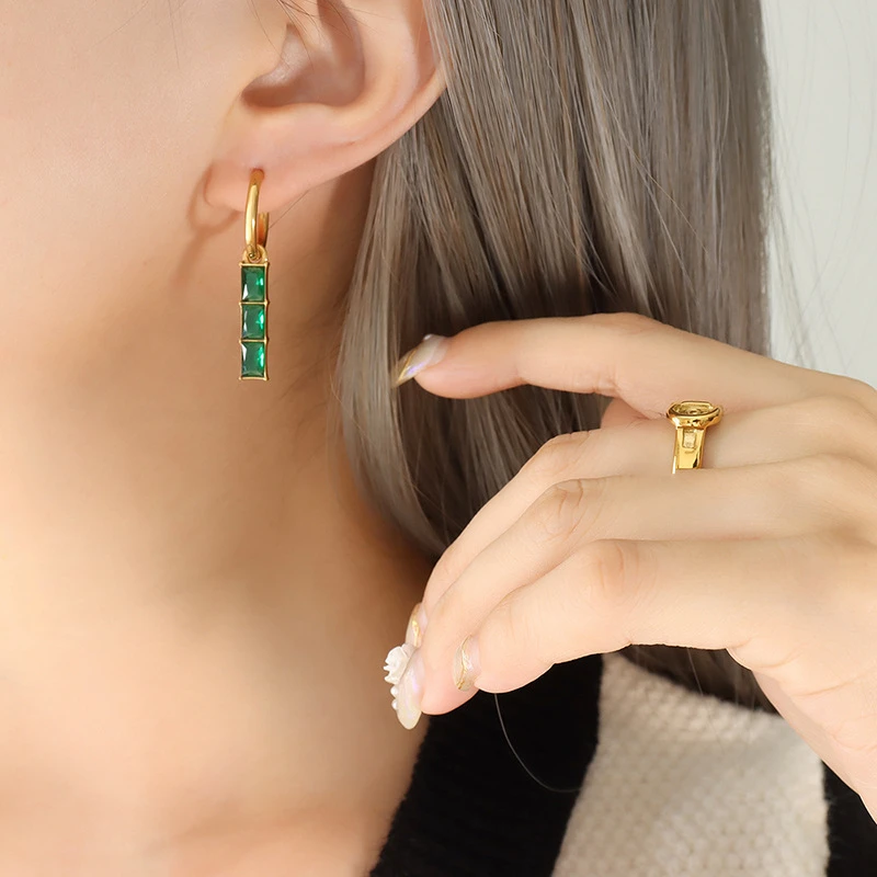 

Vintage Titanium Steel Long Strip Green Glass Stone Dangle Drop Earrings For Women Simple Elegant Wedding Jewelry Accessories