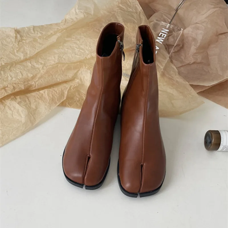 

Bailamos Women Fashion Split Toe Ankle Boots Flat Heel Short Boots Retro Flats All season Women Tabi Shoes Dress Boots Mujer