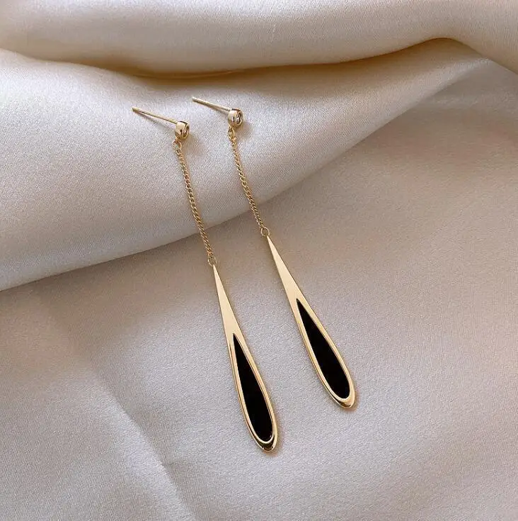 

Elegant Droplet Shape Cubic Zirconia Earrings Simple Ladies Earrings High Quality Daily Geometric Earrings Jewelry