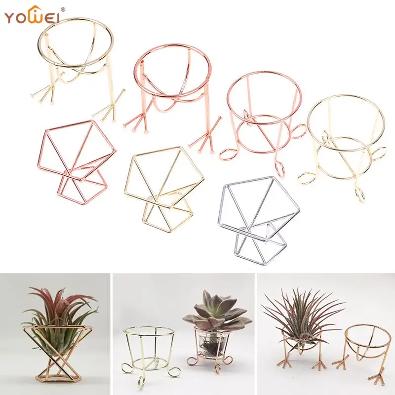 

2Pcs Nordic Style Air Plant Holder Metal Flower Pot Fern Stand Geometric Iron Tillandsia Holder Art Display Rack Home Ornaments