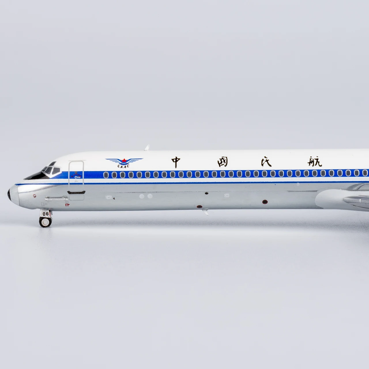 Фото 83015 Коллекционный самолет из сплава в подарок, модель NG 1:400 CAAC MCDONNELL Douglas MD-82, литой под давлением самолет, реактивная модель B-2106 №5