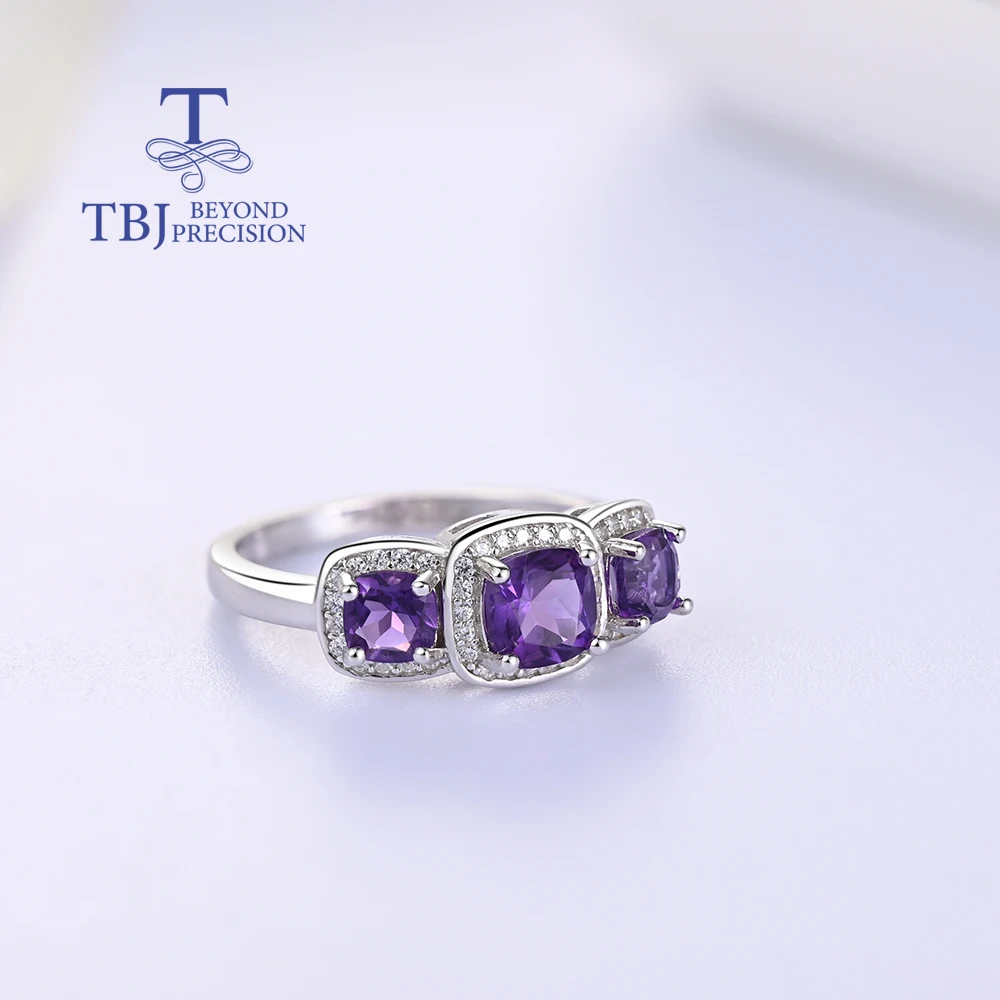 Роскошное изысканное серебряное кольцо с фианитом и натуральным