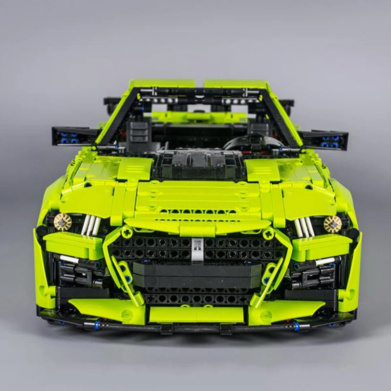 Техническая зеленая суперспортивная модель автомобиля MOC- 165802 строительные