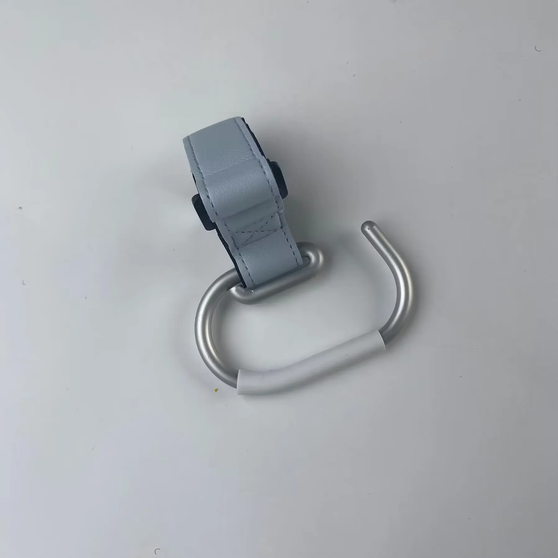 

Крючки для коляски из железа