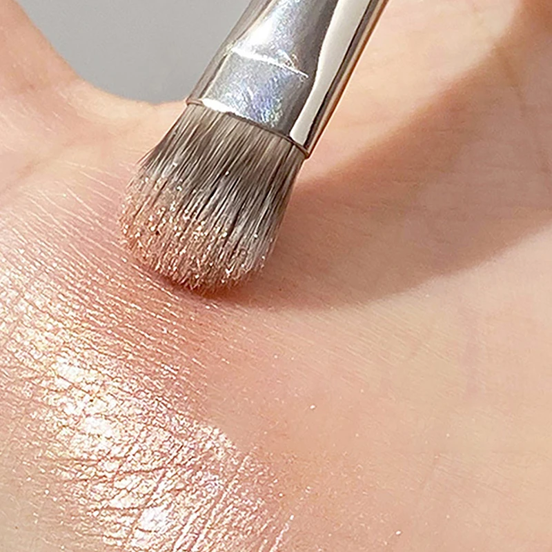 Профессиональные кисти для макияжа накладка на палец пупка темных кругов основы