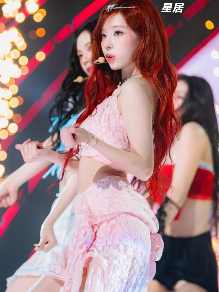 Женский жилет на бретельках с открытыми плечами