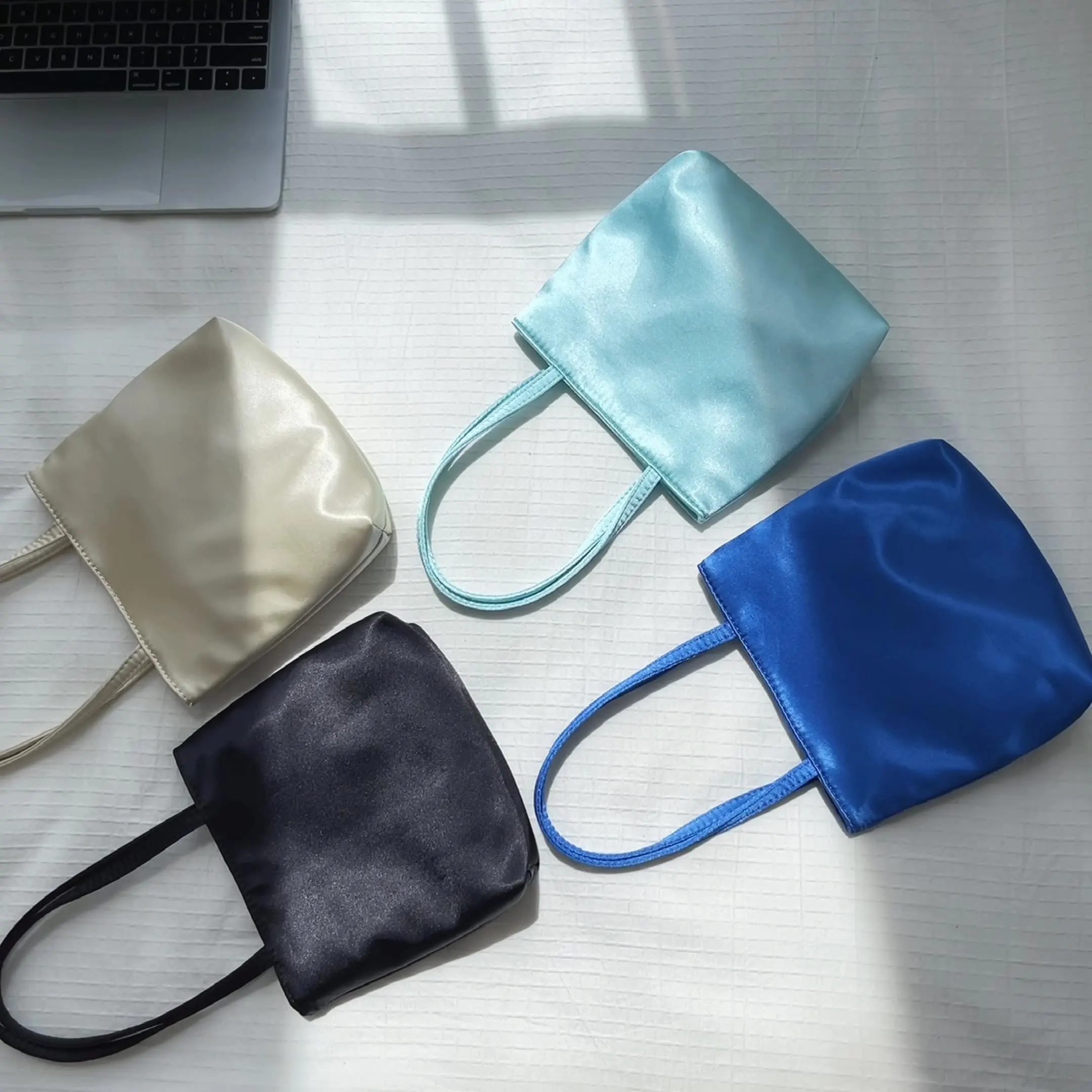 

Women's New Fashion Handbag Simple Popular Handbag Design Smooth Nylon Small Square Bag Change Bag