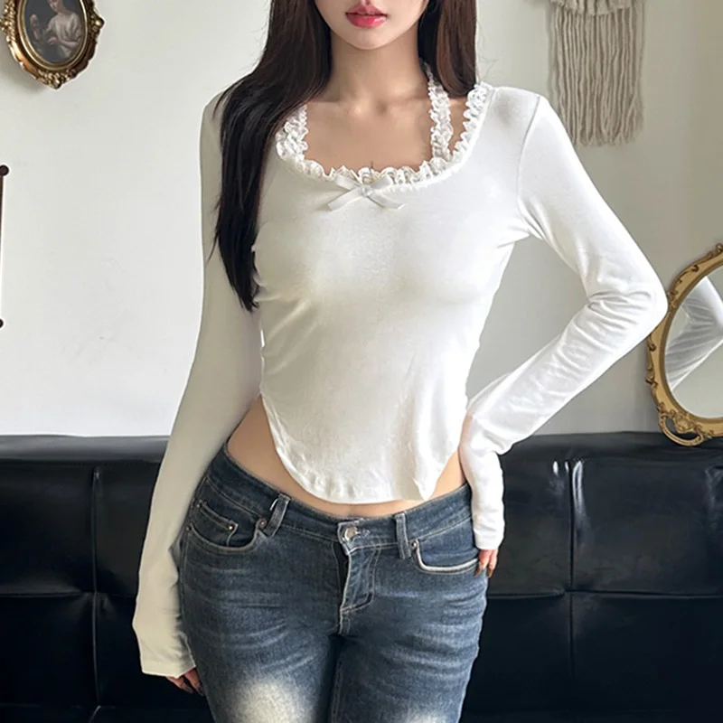 Женский короткий топ с рюшами и лямкой на шее длинным рукавом