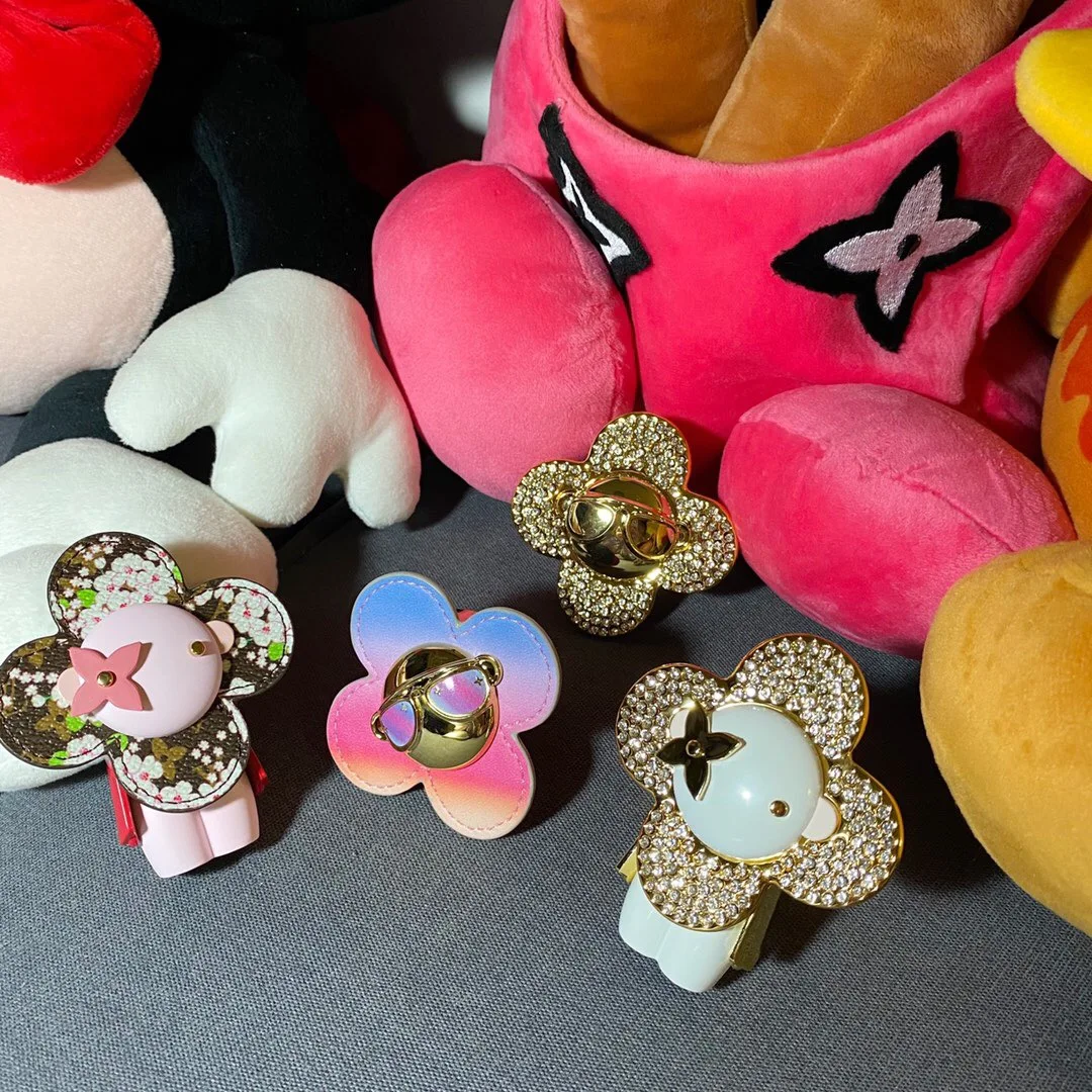 

Автомобильная ароматерапия весна, лето осень и зима автомобильный парфюм для выхода воздуха для регулировки запаха в автомобиле набор из т...