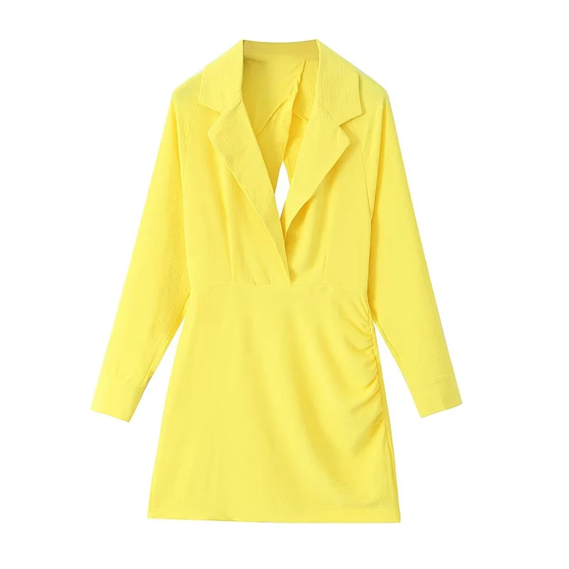 

Женское платье с длинным рукавом и открытой спиной