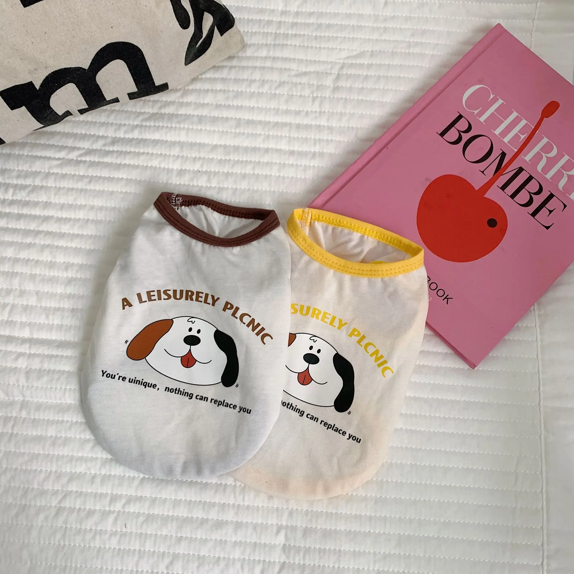 

Ins New Pet Clothes Cute Puppy Small Dog Vest Schnauzer Pomeranian Cat Summer Thin T-shirt Designer Dog Clothes Sleeveless Soft