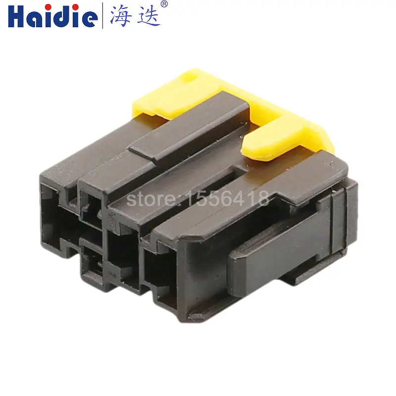 

1 комплект, 4-контактный автомобильный разъем MG610835