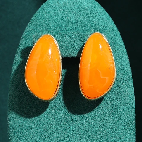 Золотые серьги-гвоздики LOVE GREEN LIVE GREEN с камнем