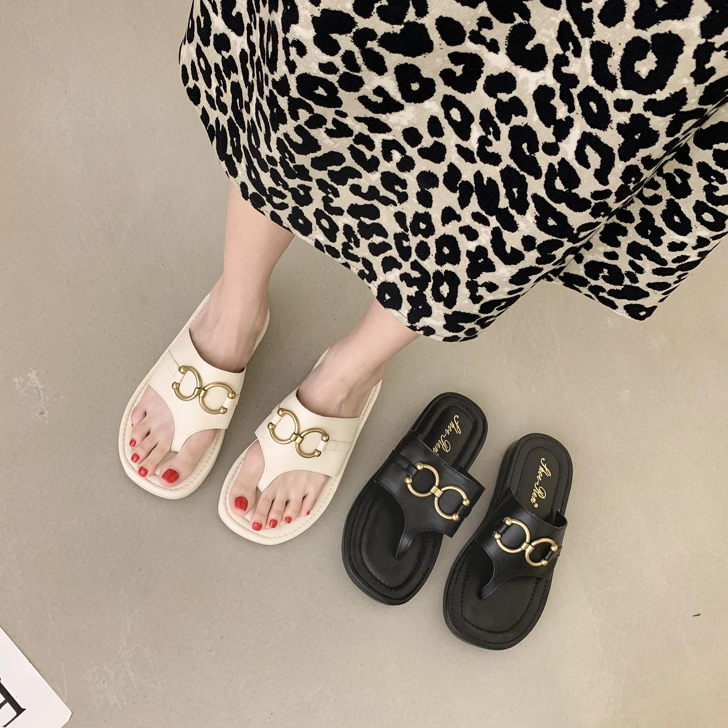 

Шлепанцы с застежкой женская верхняя одежда модные летние новые повседневные пляжные сандалии на плоской подошве модная женская обувь