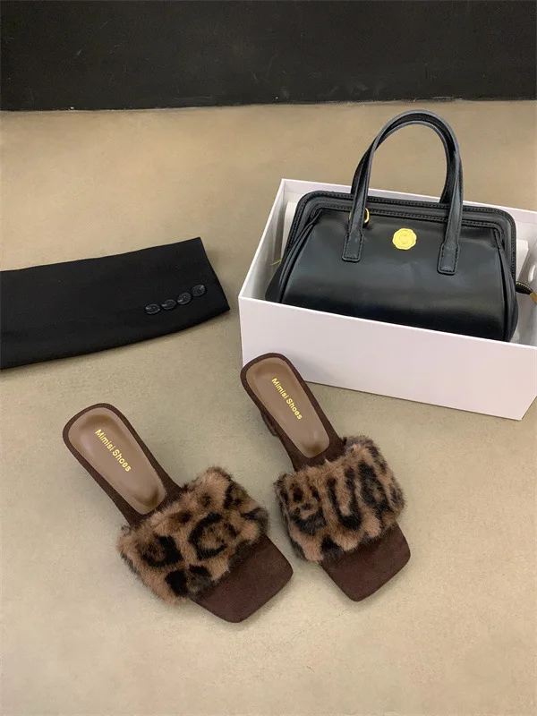 Туфли на квадратном каблуке. Низкие женские шлепанцы. Зимняя обувь. Модные