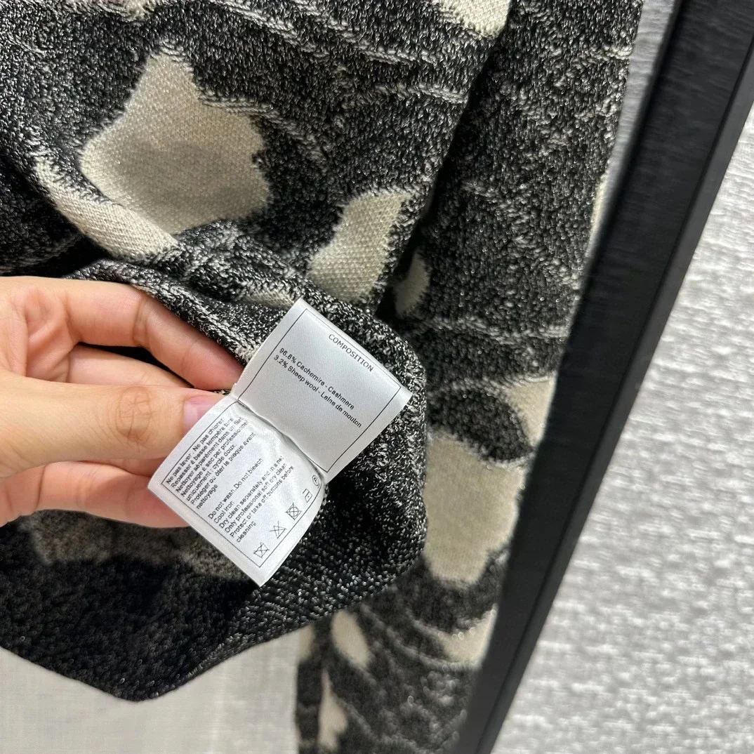 Новинка Осень-зима 2024 свитер с длинными рукавами золотистого цвета цвет камелии