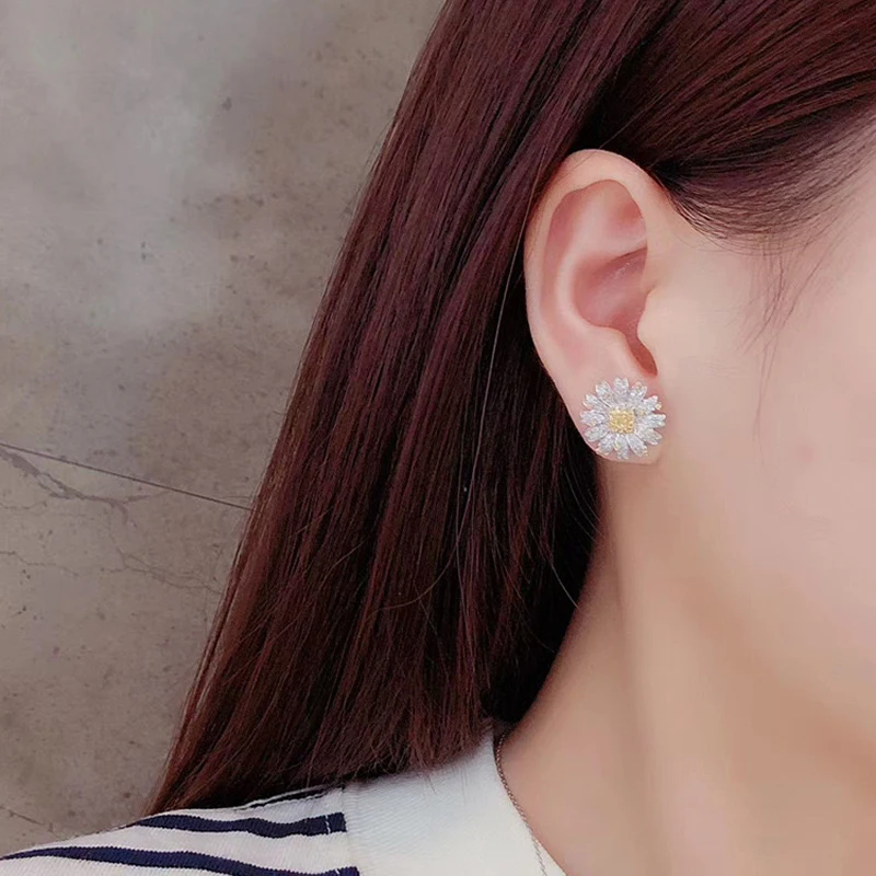 

Elegant Temperament Stud Earrings Inlay Yellow AAA Zircon Charm Flower Piercing Jewelry For Women Wedding Engagement Ornaments