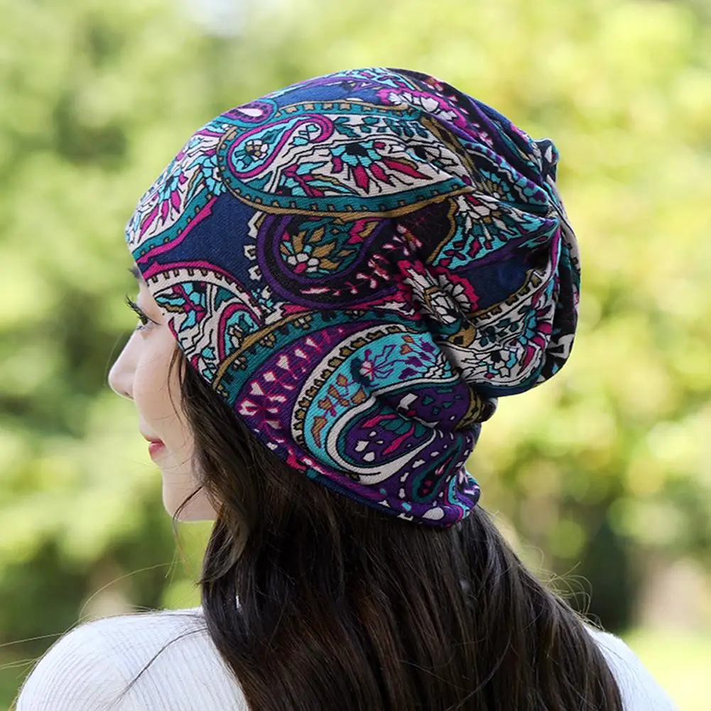 Зимняя женская шапка с тёплыми ушами