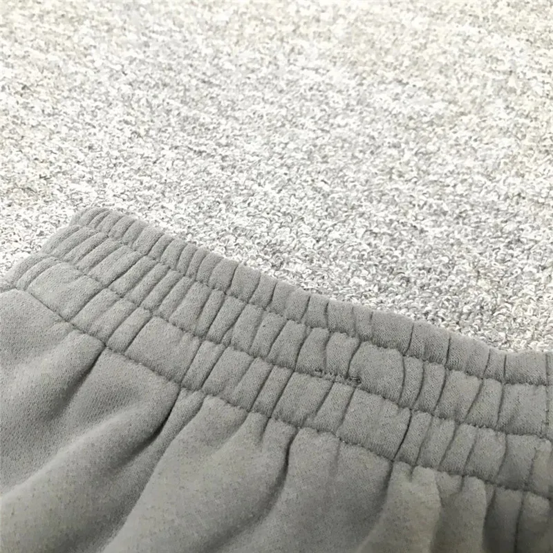 Рисунок 6 - Однотонные спортивные брюки для мужчин и женщин