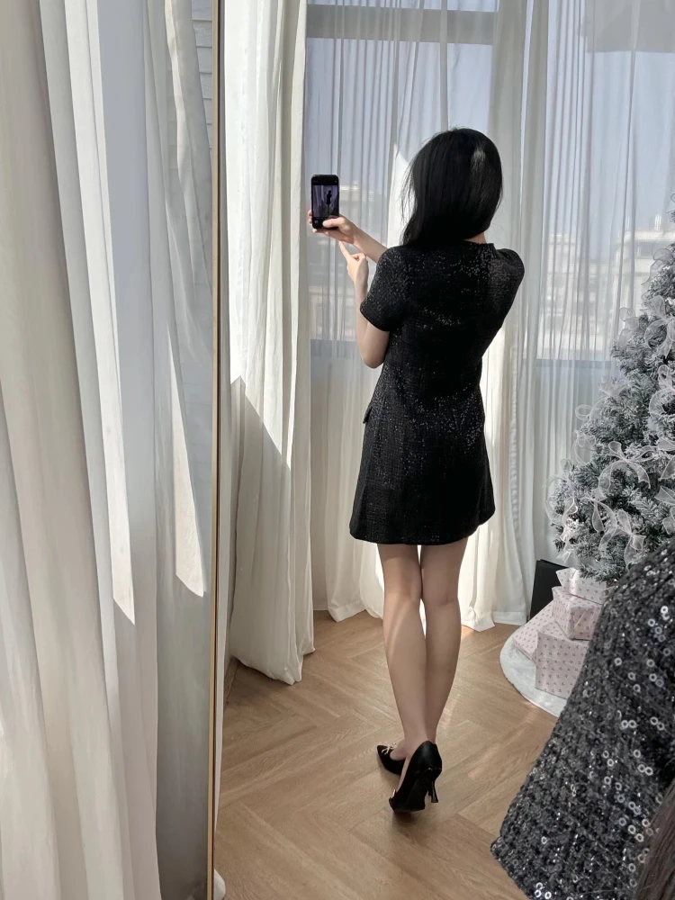 Женское твидовое короткое платье с пайетками украшение бантом приталенный крой