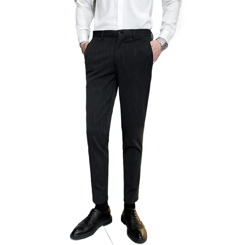 Черные мужские костюмные брюки в полоску модные приталенного кроя подходят для