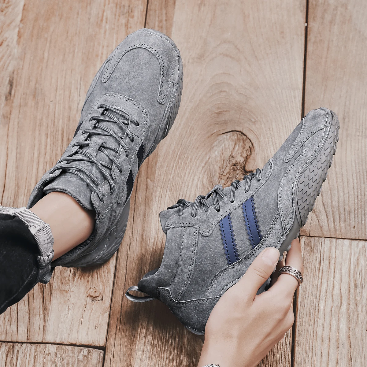 Xiaomi Winter Hiking Shoes Mens Trend High-Top Casual Martin Boots Outdoor Walking Shoes Desert Tooling Boots Sneakers For Plush