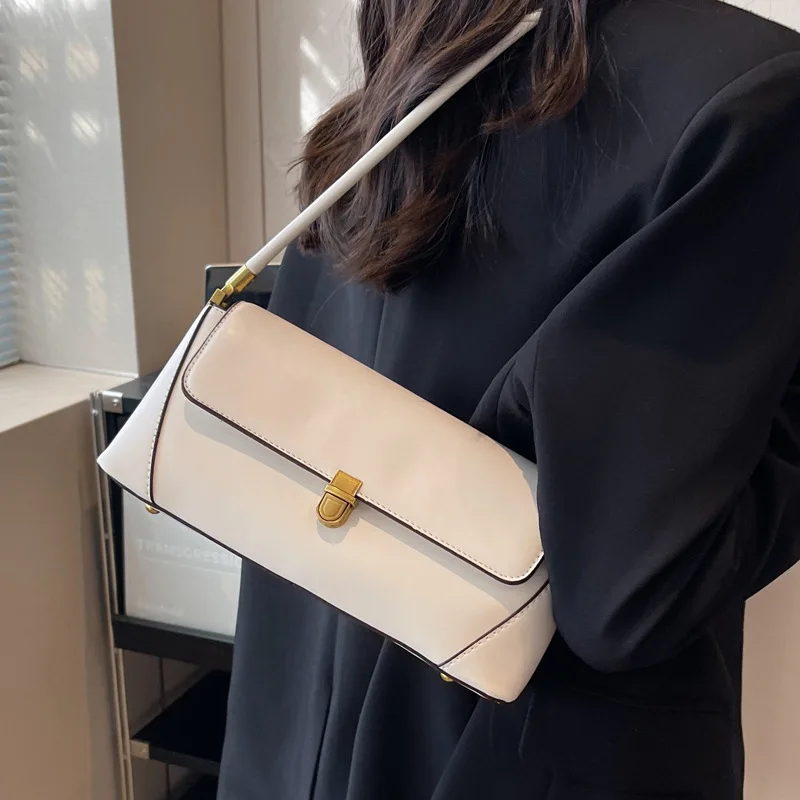 

Брендовая дизайнерская маленькая квадратная сумка Ins, шикарная женская сумка через плечо, универсальная модная женская сумка под подмышек, сумка на цепочке, женский клатч