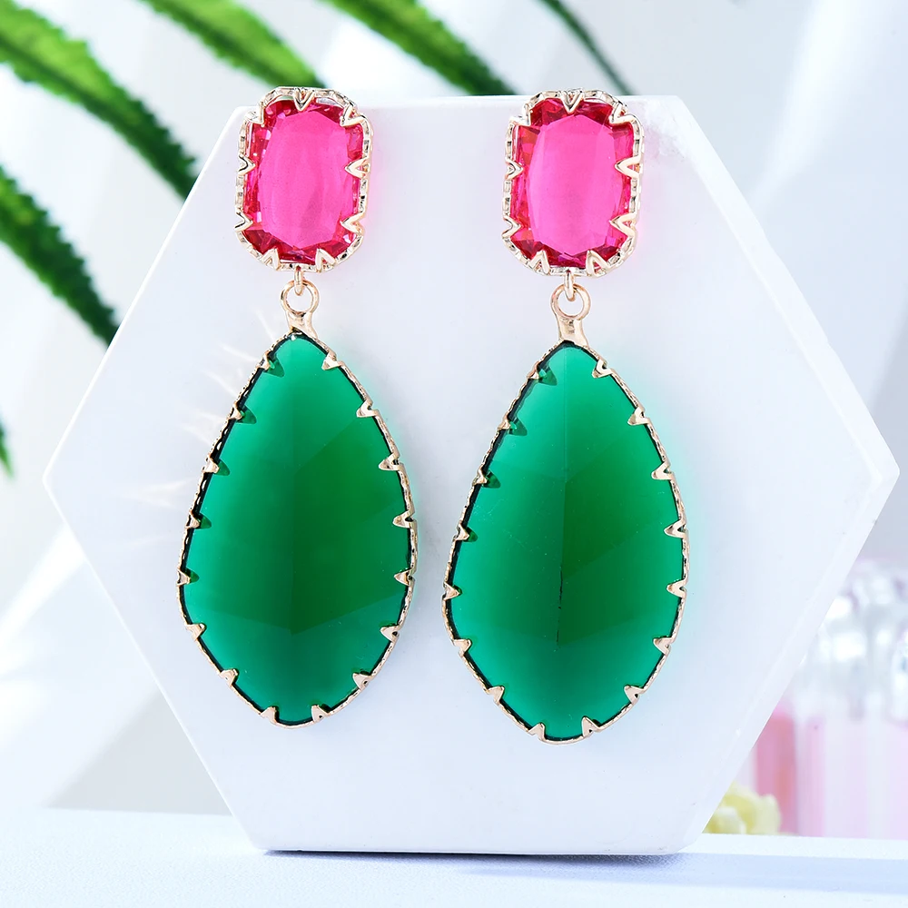 

Soramoore Luxury Big Green Leaf Shiny CZ Leaf Pendant Dangle Earrings Jewelery for Women Fashion Wedding Daily Earrings Jewelry