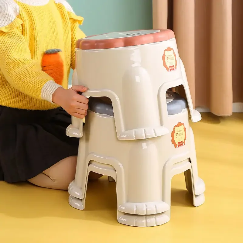 Противоскользящий стул с героями мультфильмов утолщенный детский маленький