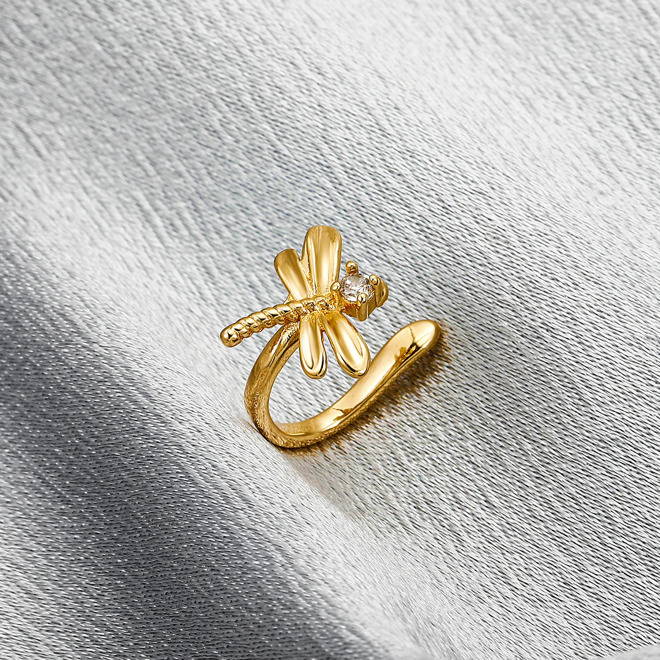 

New Small Dragonfly Ear Clip Earrings For Women Earing Without Hole Jewelry Fake Earrings Single Ear Bone Clip Earings O1517