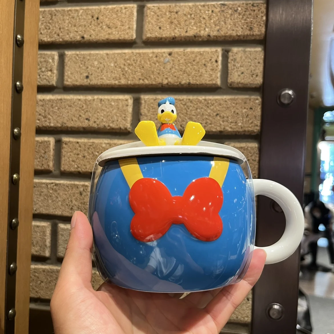 Disney cartoon Donald Duck  Ceramic Cup Winnie Drinking Cup Donald Duck Cup