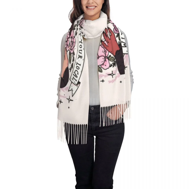 Рисунок 2 - Женский шарф с кисточками