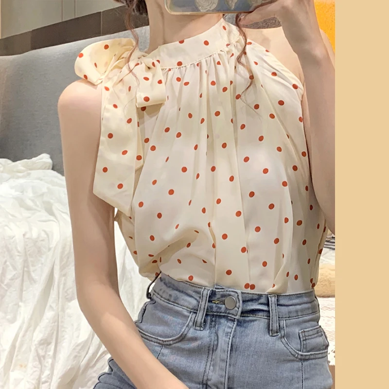 

Polka Dot Chiffon shirt female design sense of minority summer French retro sweet and spicy off the shoulder halter top, foreign