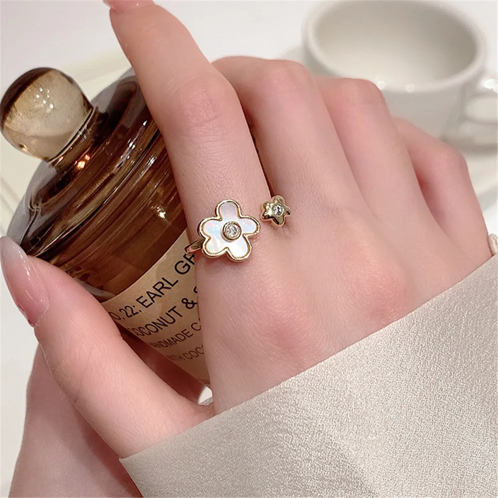

Fashion Personality Mother-Of-Pearl Butterfly Flower Niche High-End Sense Ring Female Adjustable Index Finger Opening Ring Gift