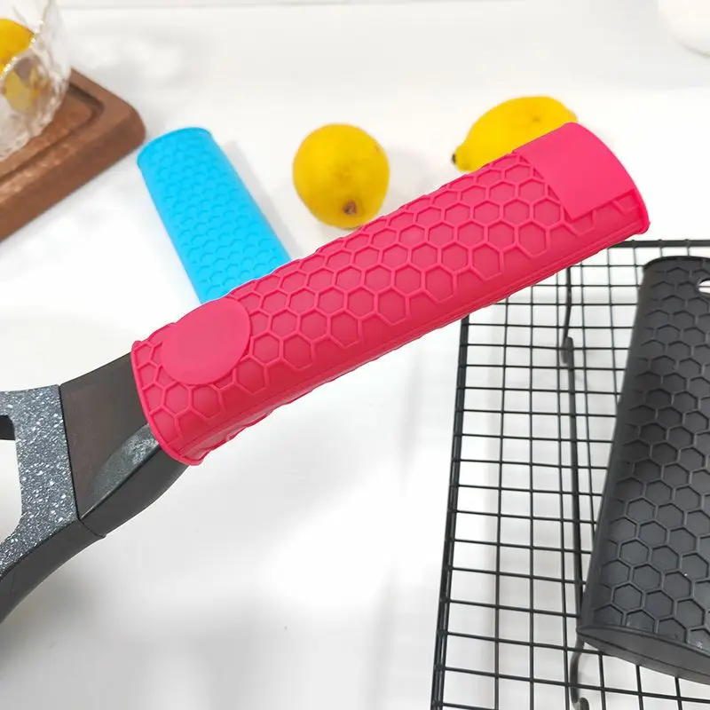 

High temperature resistant silicone hot resistant antiskid insulation sets of kitchen daily iron pan frying pan handle case