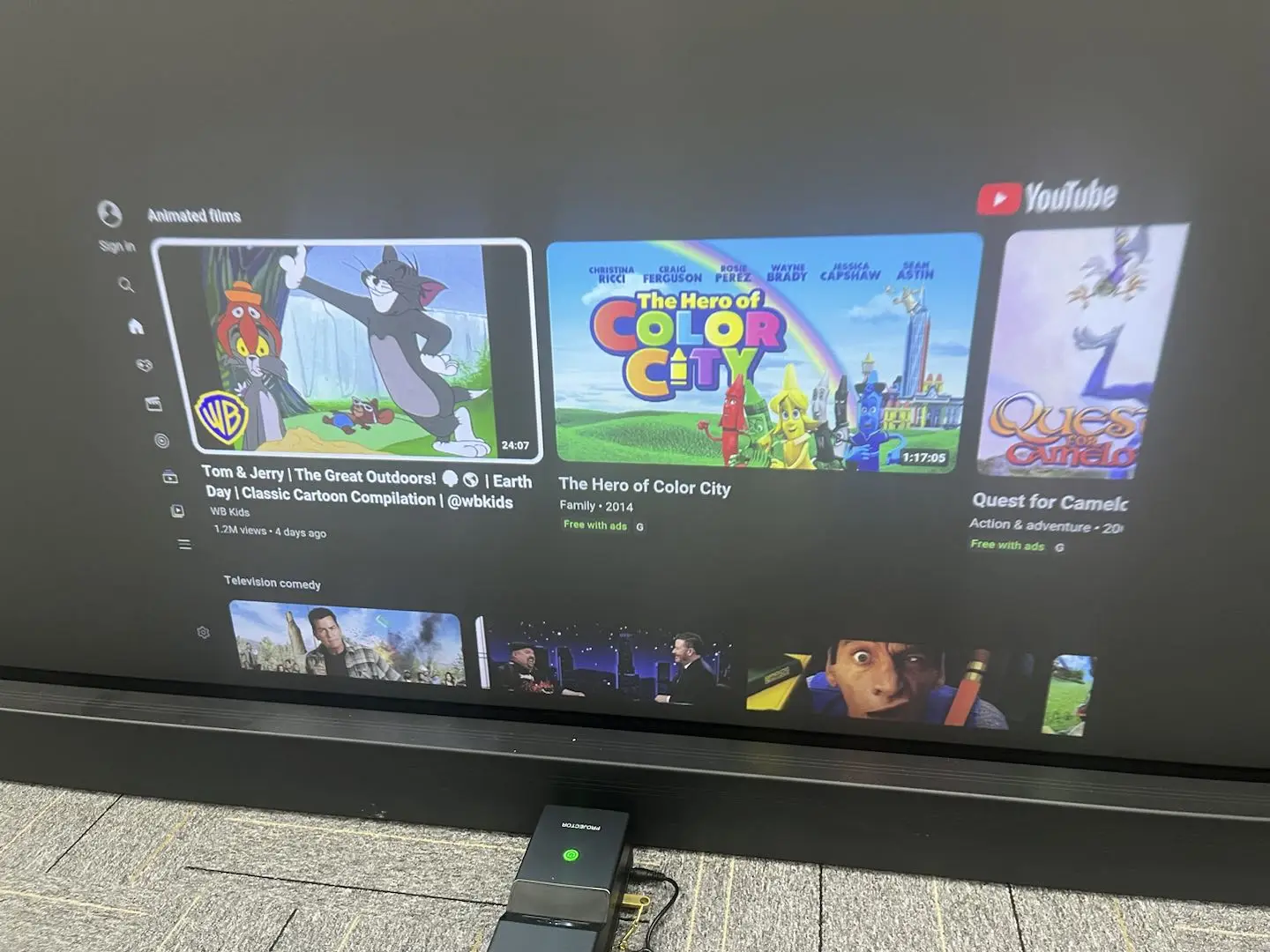 Фото [OEM/ODM] Wupro Lite One Mini Портативный домашний умный проектор Android 4K Домашний кинотеатр Ультракороткофокусный DLP видеопроектор №4