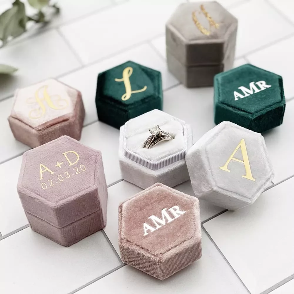 

Hexagonal Velvet Ring Box Customized Single / Double Slot Wedding Engagement Ring Box Velvet Ring Storage Box Elegant Retro