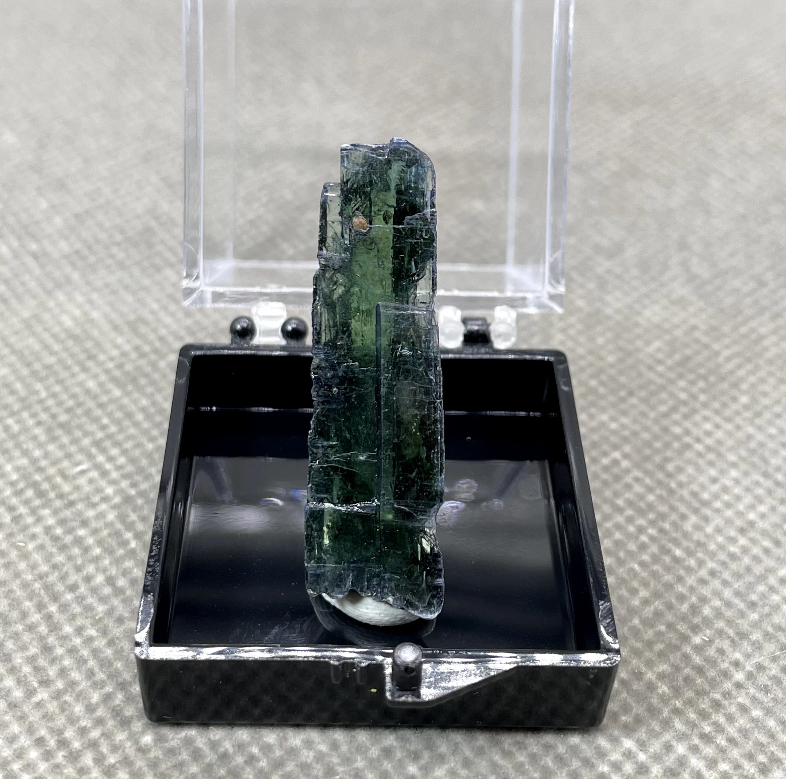 

Бразильский вивианит (синяя железная земля), кристалл, Фэншуй, QIANCHUAN